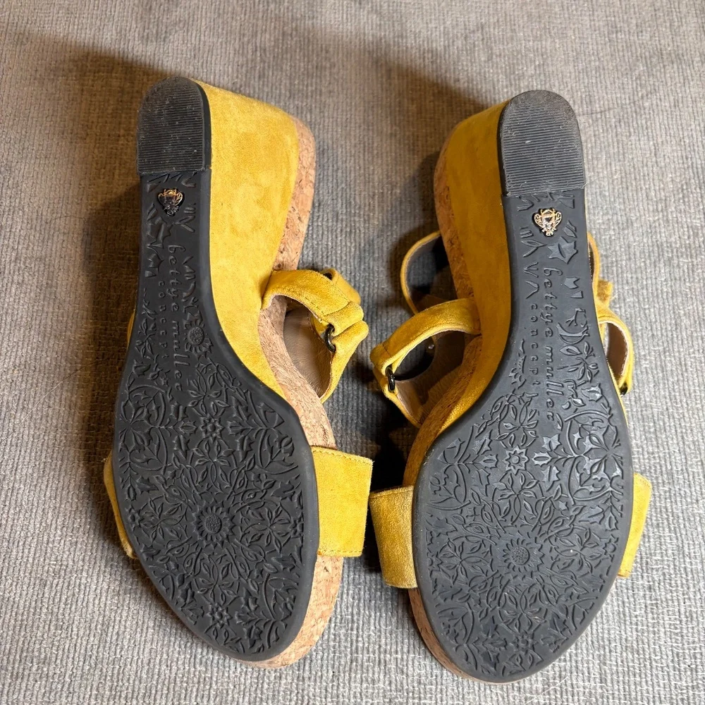 Bettye Muller Concept Yellow Suede Wedge Sandals, Sz 8.5 - Picture 4 of 4